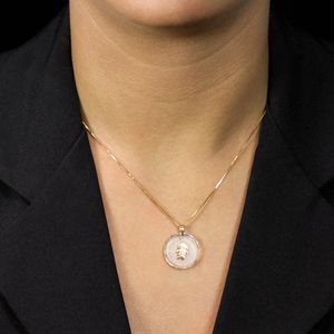 Pingente em Ouro 18k Menina com Cristal - AU3719