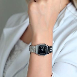 Relógio Feminino Casio - LA680WA-1BDF
