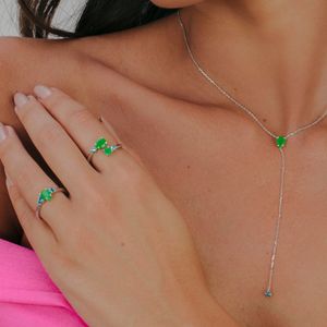Anel em Ouro Branco 18K Nefrita e Topázios - AU4049