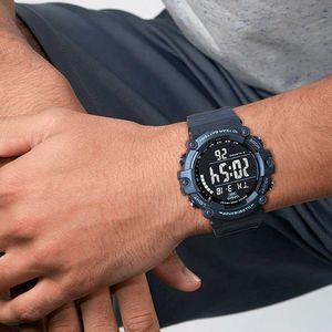 Relógio CASIO Masculino Standard - AE-1500WH-8BVDF