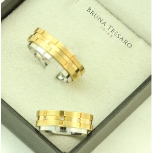 Par de Aliança em Ouro 18K Giratória com Diamantes - AU10015