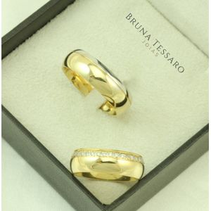 Par de Alianças em Ouro 18K com Diamantes - AU7841