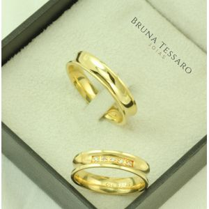 Par de Alianças em Ouro 18K com Diamantes - AU2580