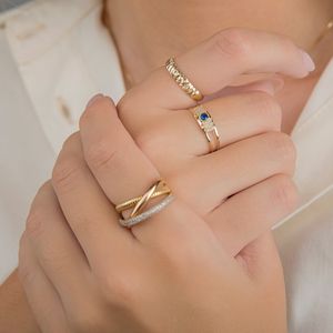 Anel em Ouro 18K Transversal com Brilhantes - AU2632