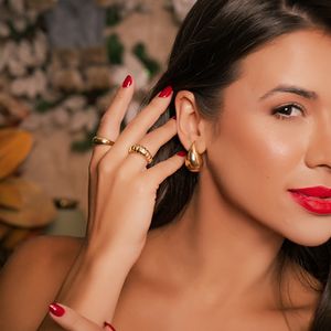 Brinco Meia Lua Liso em Ouro 18K - AU13750
