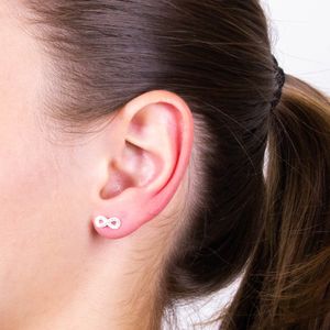 Brinco Infinito Cravejado em Prata 925 - PL25699