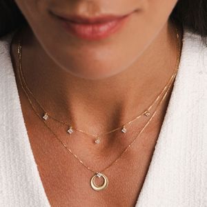 Colar Flor com Topázios de 1,5MM em Ouro 18K - AU14341